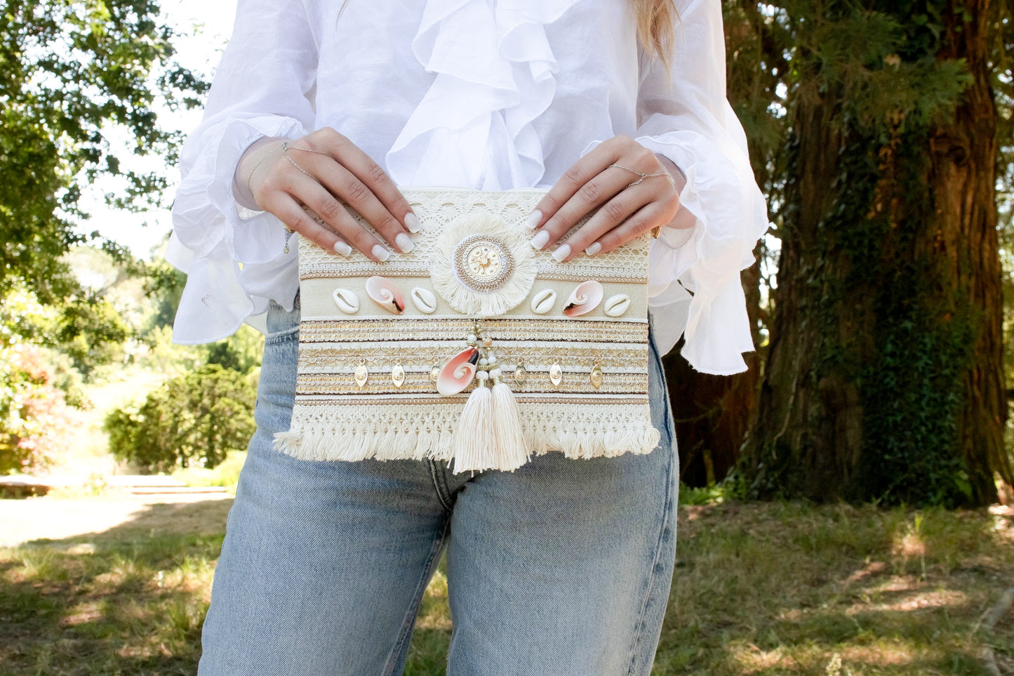 Pochette Bohème Chic Brodée Calypso – Perles, Franges & Détails Dorés