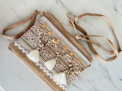 Pochette Bohème Chic Brodée Calypso – Perles, Franges & Détails Dorés